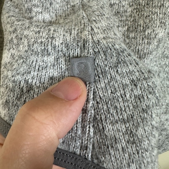 Lululemon Fleece & Thank You Pullover
Heathered White / Battleship Size 4 - Picture 8 of 9